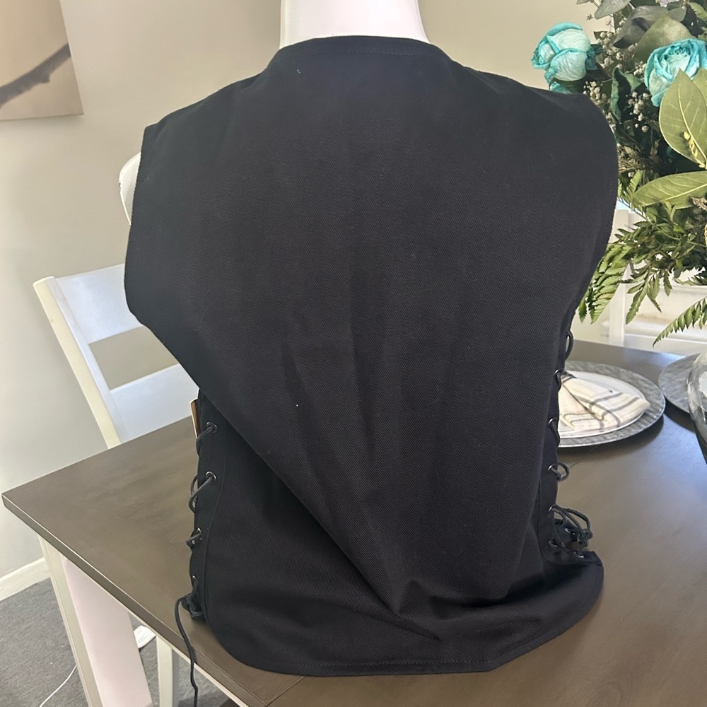 NWT Mfg first Black Vest with Storage Pockets size small - Picture 5 of 10